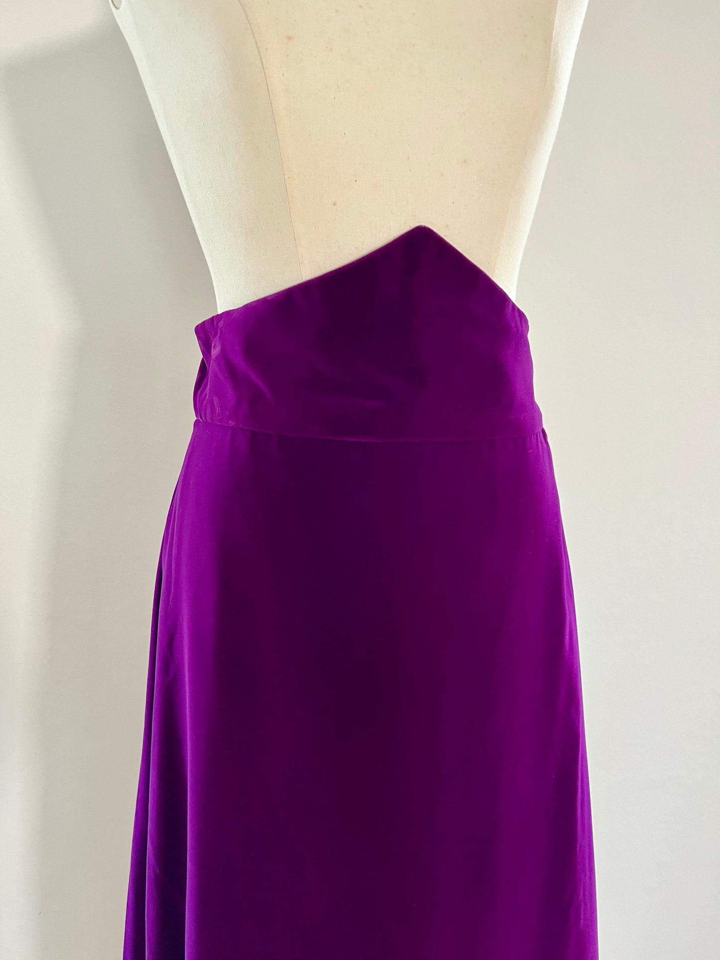 1970s vintage velvet skirt, size S-M