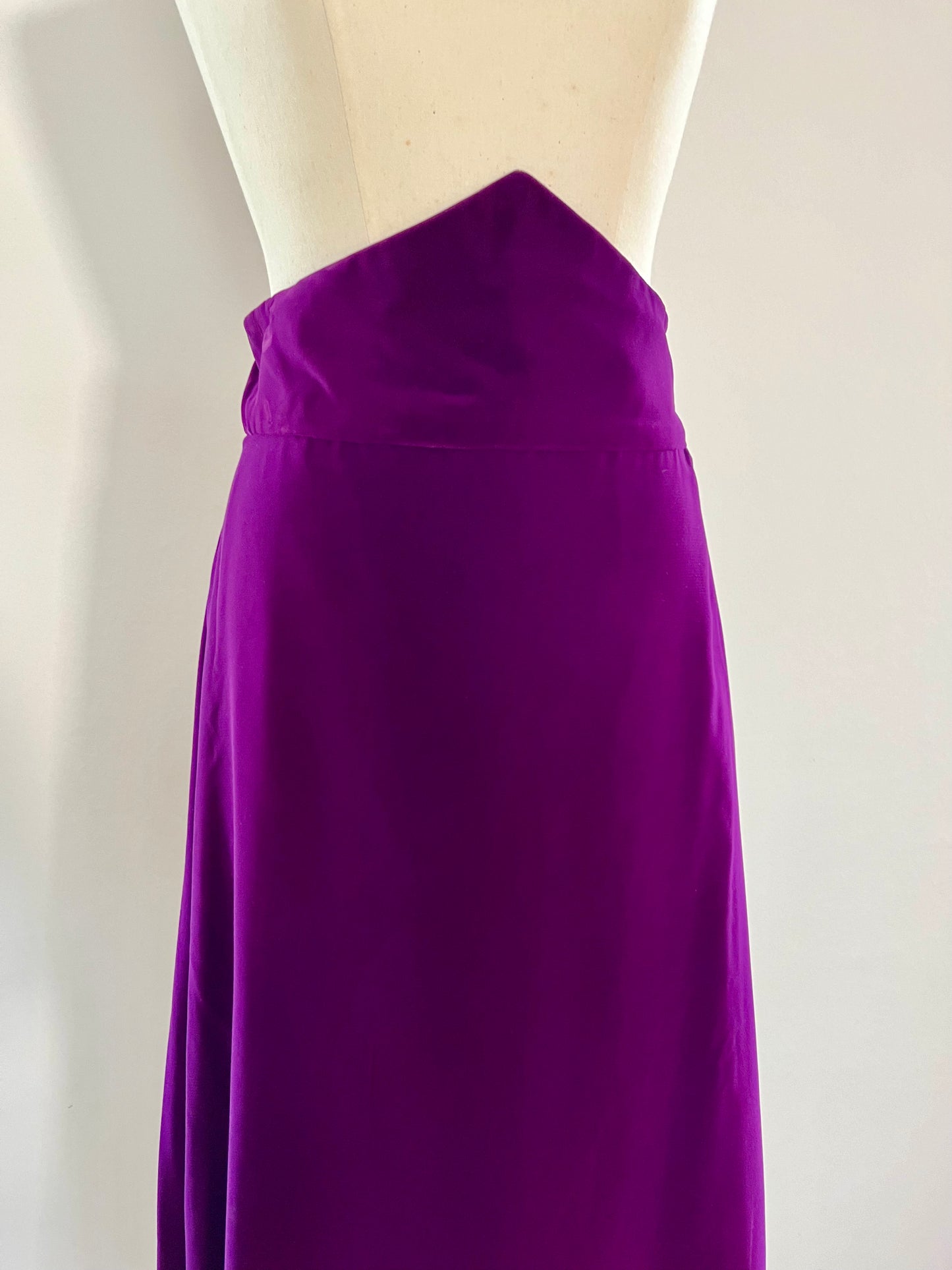 1970s vintage velvet skirt, size S-M