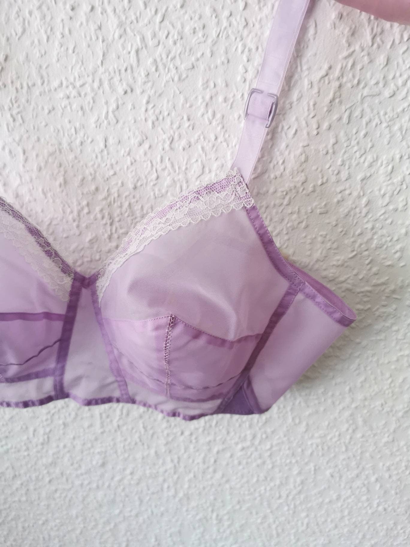 Vintage bra, 1970's purple Triumph bullet bra lace wireless bralette rockabilly pin-up lingerie M | US 10 | UK 12 | EU 38