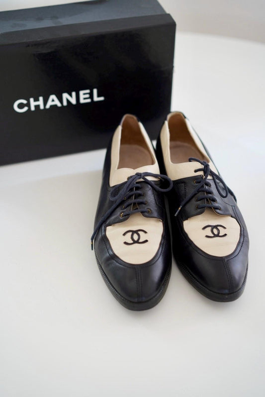 Vintage Chanel Oxford Shoes 1990s y2k - Black & Cream Leather, Size 37  – Timeless Designer Flats