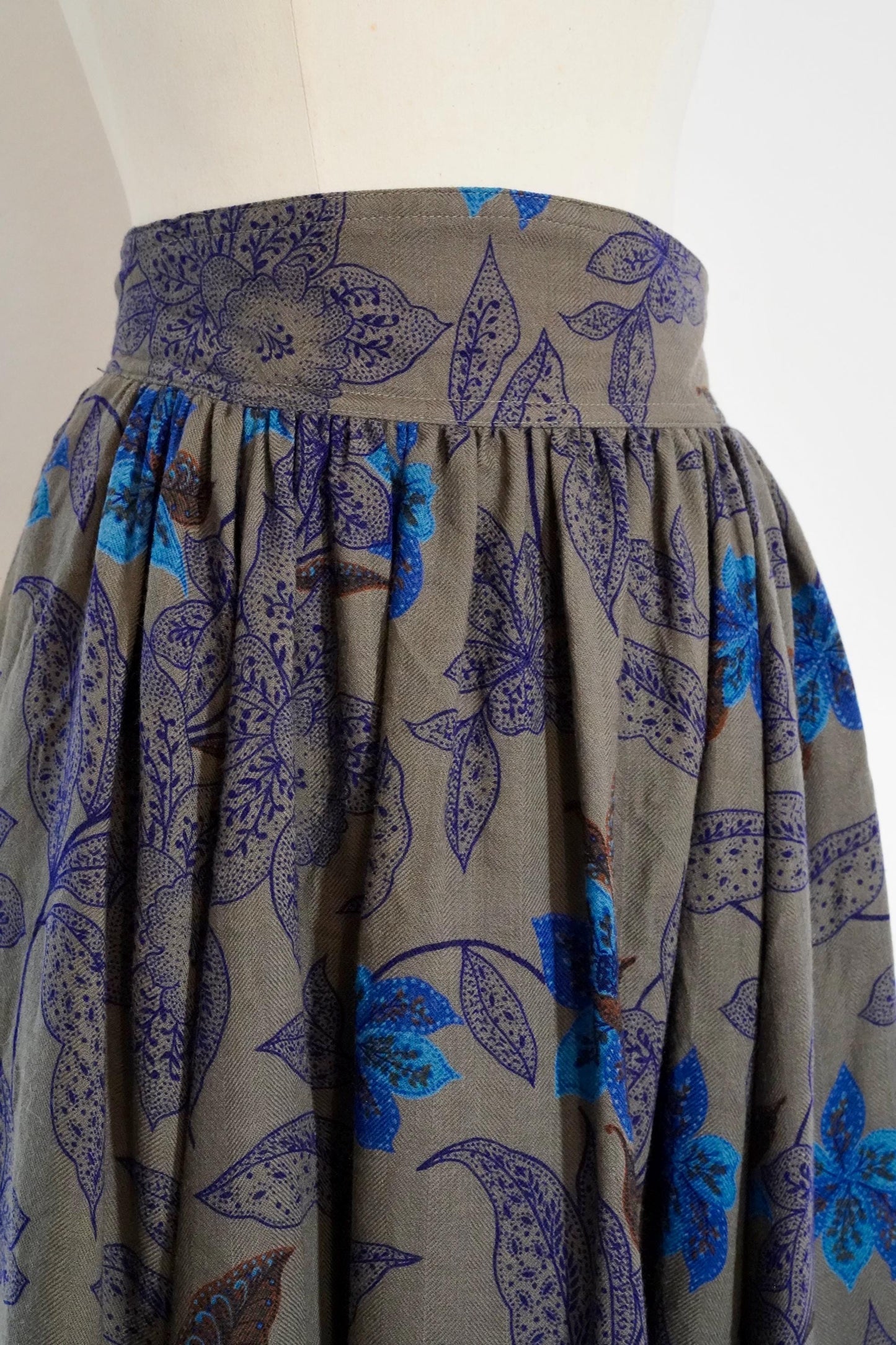 1980s vintage Escada cotton skirt, size S-M